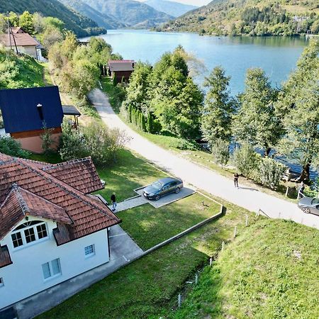 Cobras Plivsko Jezero, Jajce Villa Екстериор снимка