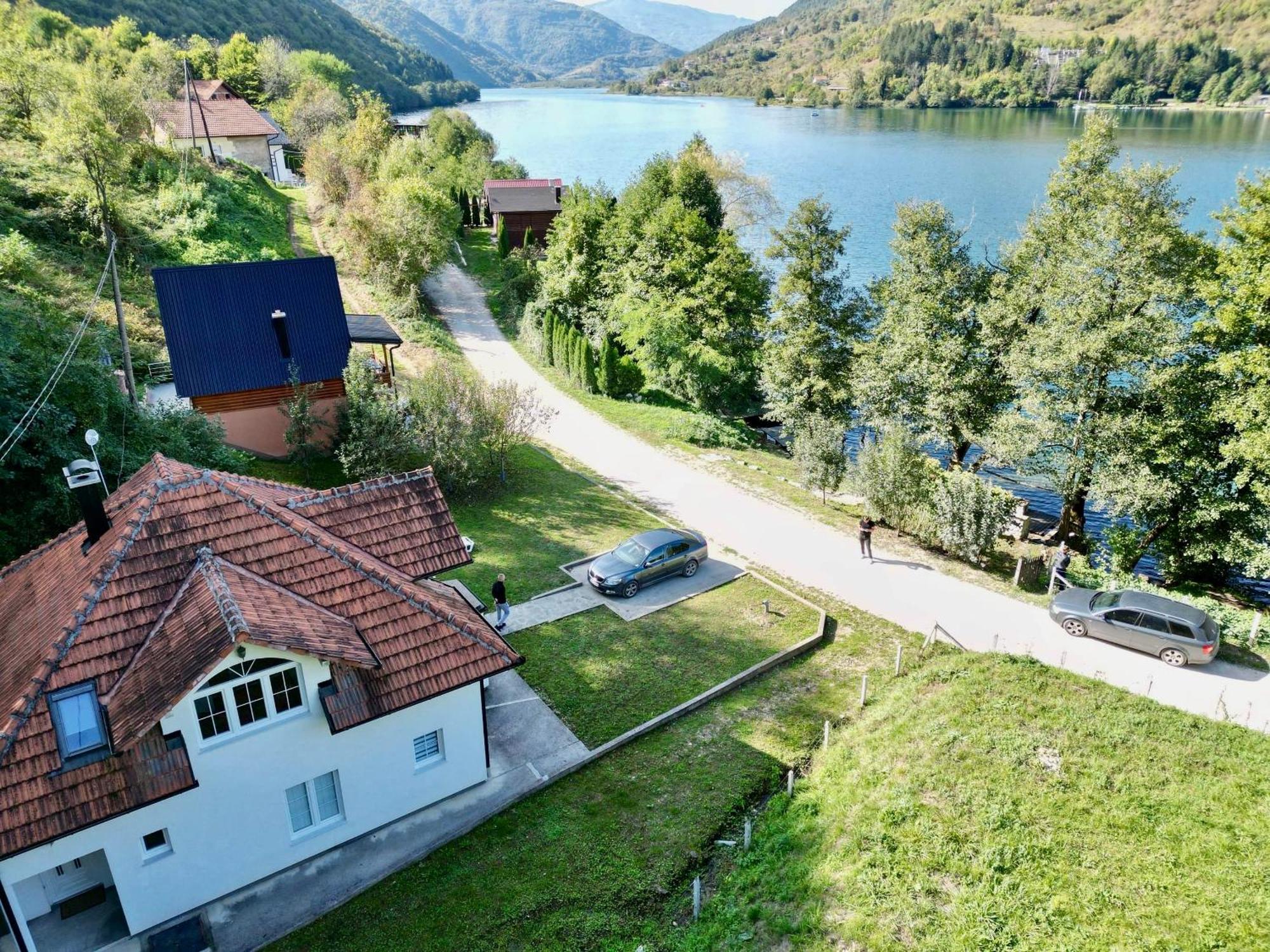 Cobras Plivsko Jezero, Jajce Villa Екстериор снимка